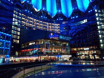 Kinowerbung CineStar IMAX im Sony Center Berlin